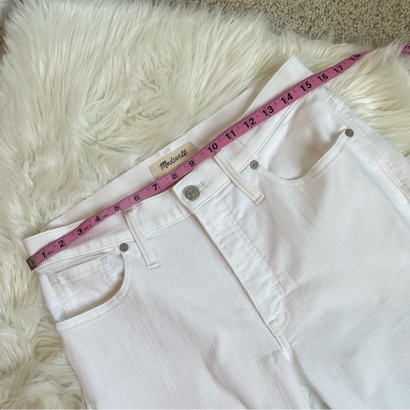 Madewell 9” High Rise Skinny White Jeans - Picture 6 of 15